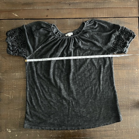 Earthbound crochet sleeve shirt - Picture 6 of 6